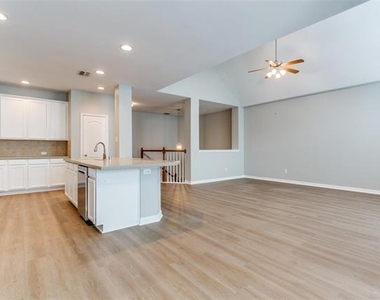 3725 Vienna Street - Photo Thumbnail 7