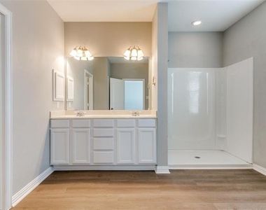 3725 Vienna Street - Photo Thumbnail 13