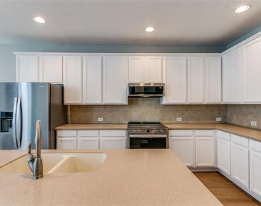 3725 Vienna Street - Photo Thumbnail 5