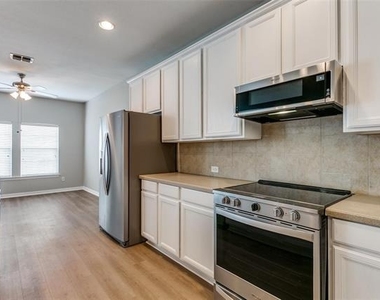 3725 Vienna Street - Photo Thumbnail 3