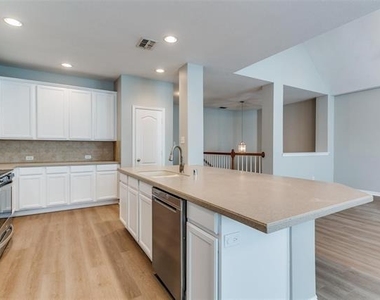 3725 Vienna Street - Photo Thumbnail 4
