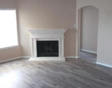 306 Packer Drive - Photo Thumbnail 1