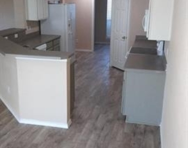306 Packer Drive - Photo Thumbnail 5