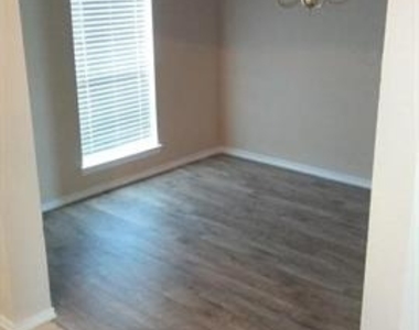 306 Packer Drive - Photo Thumbnail 6