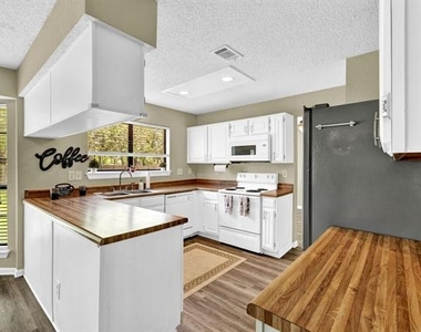 308 Mack Drive - Photo Thumbnail 9