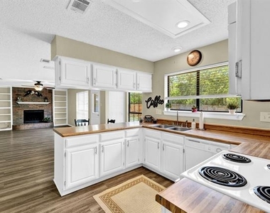 308 Mack Drive - Photo Thumbnail 8