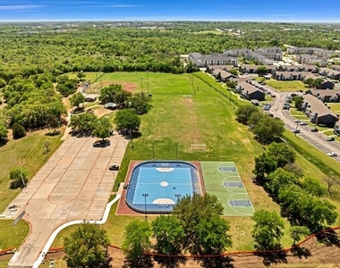 308 Mack Drive - Photo Thumbnail 35