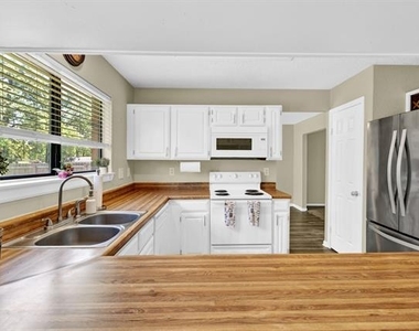 308 Mack Drive - Photo Thumbnail 11