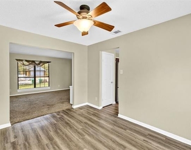 308 Mack Drive - Photo Thumbnail 7