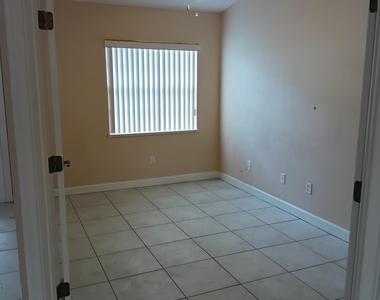 726 Sw Byron Street - Photo Thumbnail 8