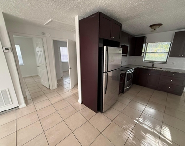 336 Ne 12th Avenue - Photo Thumbnail 6