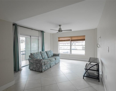 4152 Inverrary Drive - Photo Thumbnail 2