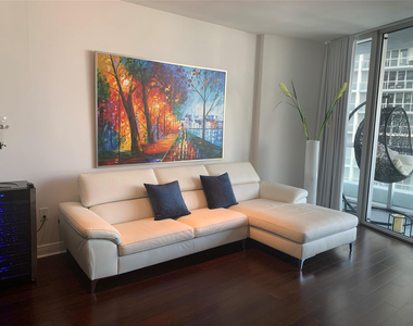 495 Brickell Avenue - Photo Thumbnail 2