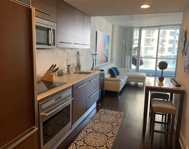 495 Brickell Avenue - Photo Thumbnail 5