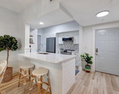 875 Nw Flagler Avenue - Photo Thumbnail 7