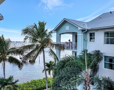 875 Nw Flagler Avenue - Photo Thumbnail 27