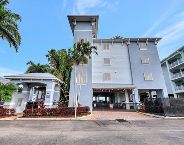 875 Nw Flagler Avenue - Photo Thumbnail 44