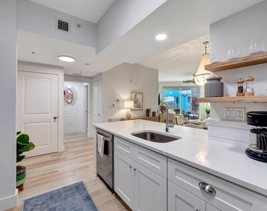 875 Nw Flagler Avenue - Photo Thumbnail 9