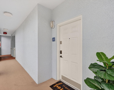 675 Nw Flagler Avenue - Photo Thumbnail 3