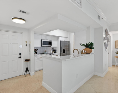 675 Nw Flagler Avenue - Photo Thumbnail 4