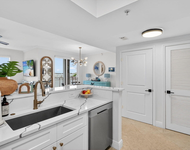 675 Nw Flagler Avenue - Photo Thumbnail 6