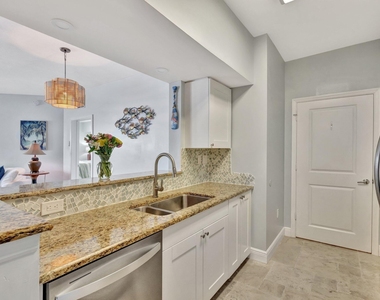 975 Nw Flagler Avenue - Photo Thumbnail 8
