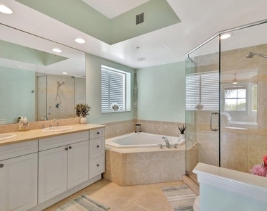 975 Nw Flagler Avenue - Photo Thumbnail 15