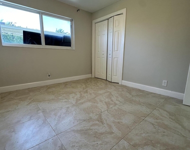 5605 Sw 24th Avenue - Photo Thumbnail 14