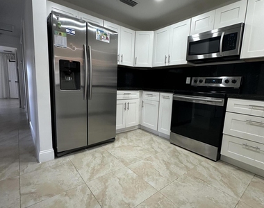 5605 Sw 24th Avenue - Photo Thumbnail 9