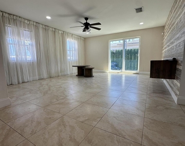 5605 Sw 24th Avenue - Photo Thumbnail 21