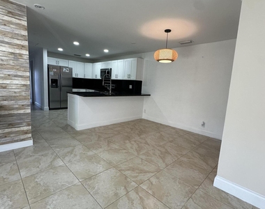 5605 Sw 24th Avenue - Photo Thumbnail 7