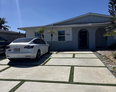 5605 Sw 24th Avenue - Photo Thumbnail 1