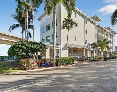 415 Nw Flagler Avenue - Photo Thumbnail 1