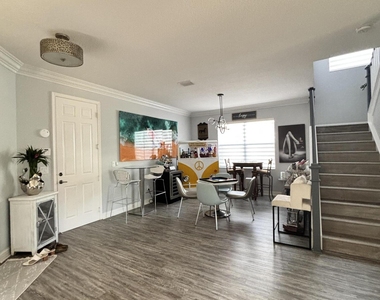 8219 Calabria Lakes Drive - Photo Thumbnail 9