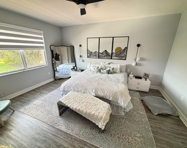 8219 Calabria Lakes Drive - Photo Thumbnail 56