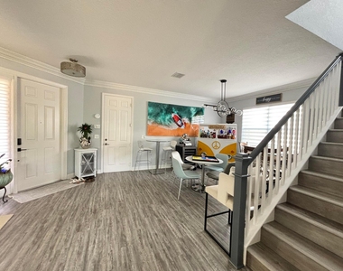 8219 Calabria Lakes Drive - Photo Thumbnail 8