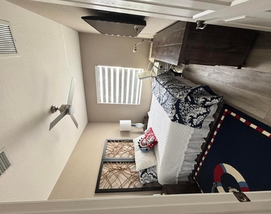 8219 Calabria Lakes Drive - Photo Thumbnail 62