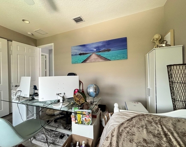 8219 Calabria Lakes Drive - Photo Thumbnail 55
