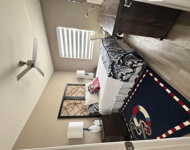 8219 Calabria Lakes Drive - Photo Thumbnail 64