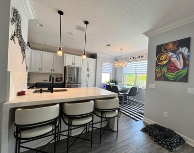 8219 Calabria Lakes Drive - Photo Thumbnail 27