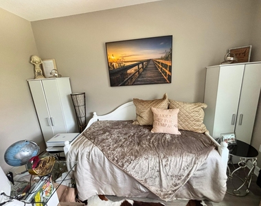 8219 Calabria Lakes Drive - Photo Thumbnail 53