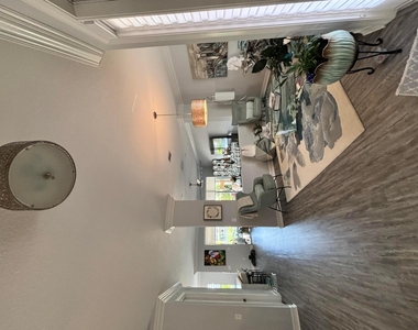 8219 Calabria Lakes Drive - Photo Thumbnail 18