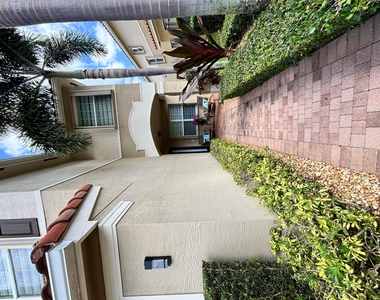 8219 Calabria Lakes Drive - Photo Thumbnail 68