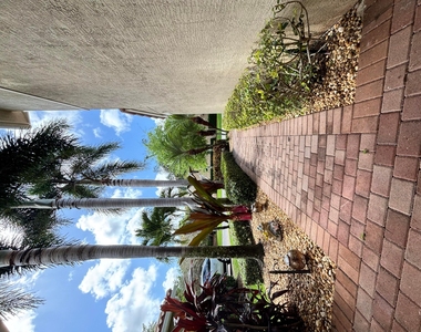 8219 Calabria Lakes Drive - Photo Thumbnail 67