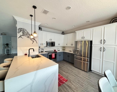 8219 Calabria Lakes Drive - Photo Thumbnail 26