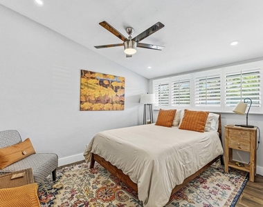 2625 Ne 27th Way - Photo Thumbnail 16