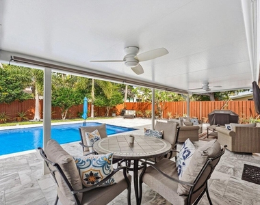2625 Ne 27th Way - Photo Thumbnail 21