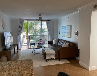1801 N Flagler Drive - Photo Thumbnail 6