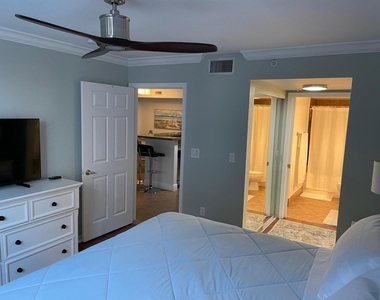 1801 N Flagler Drive - Photo Thumbnail 8
