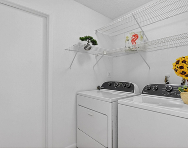 661 Hollows Circle - Photo Thumbnail 20